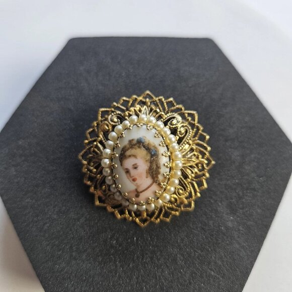 Vintage Porcelain Portrait Faux Seed Pearl Filigree Brooch Pin Pendant Limoges - Picture 4 of 6